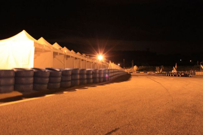Stands mis a disposition pour les 24 heures de karting au circuit de l'europe a Sotteville sous le Val